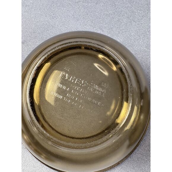 Corningware Pyrex Amber 322 (1 Qt.) & 323 (1.5 Qt.) Set of 2 with lids - Picture 8 of 14